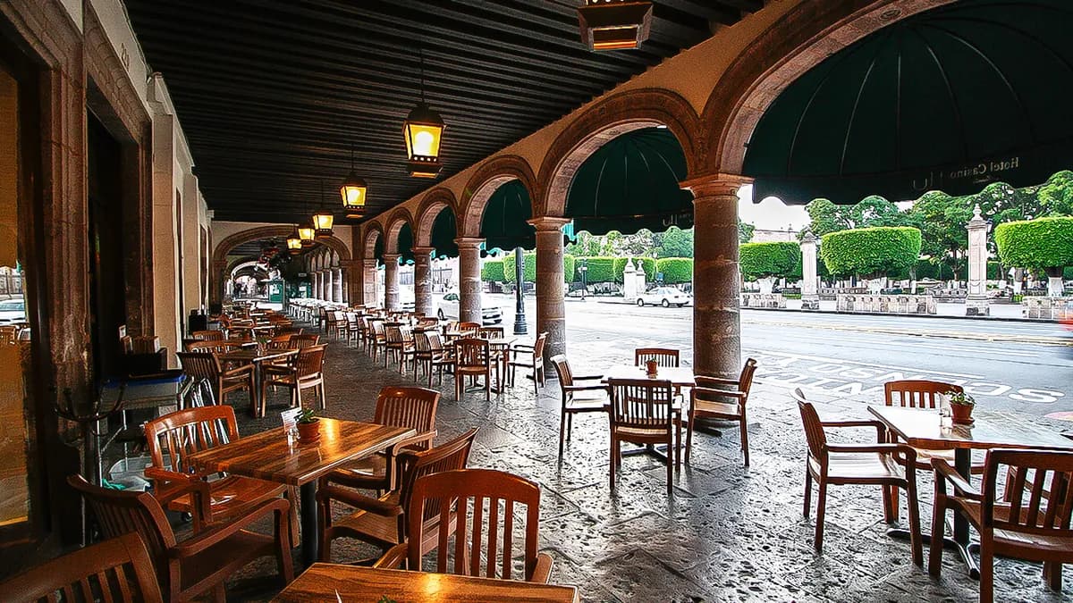 Lunch at Los Portales de Morelia - Image 1
