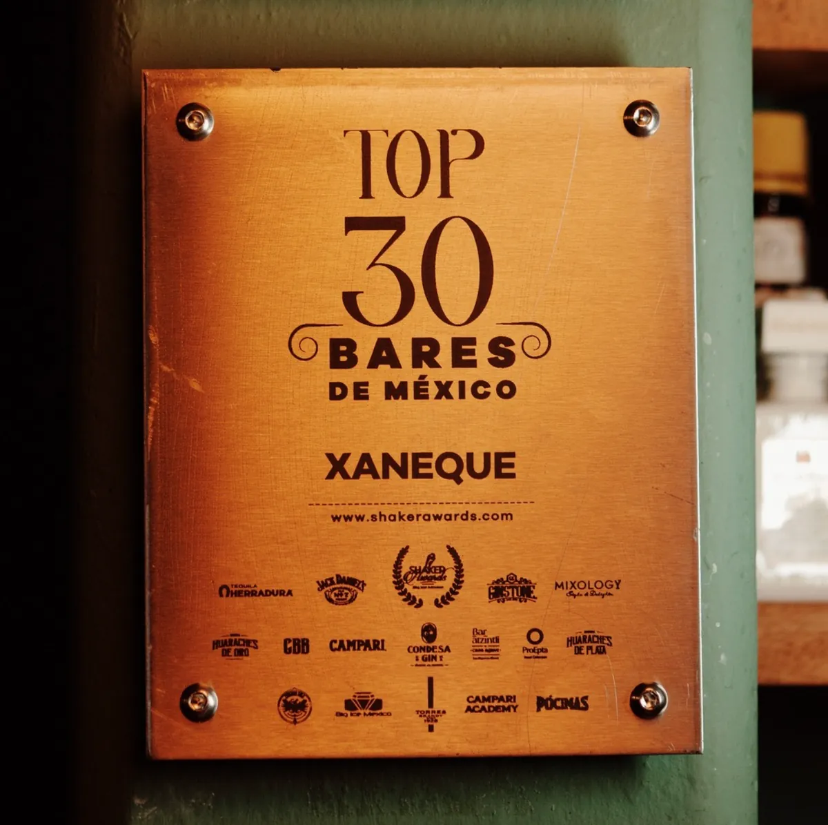 Xaneque Cockatil Room - Image 1